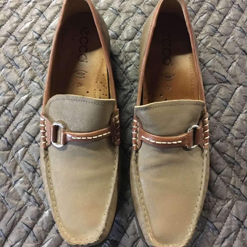 I’m selling men’s shoes